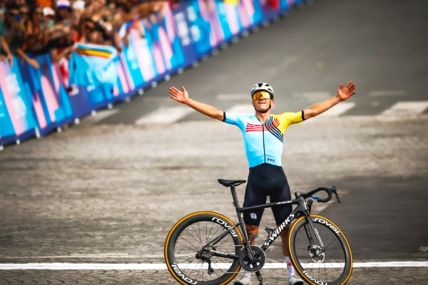 BIORACERのプロ仕様カスタムジャージ